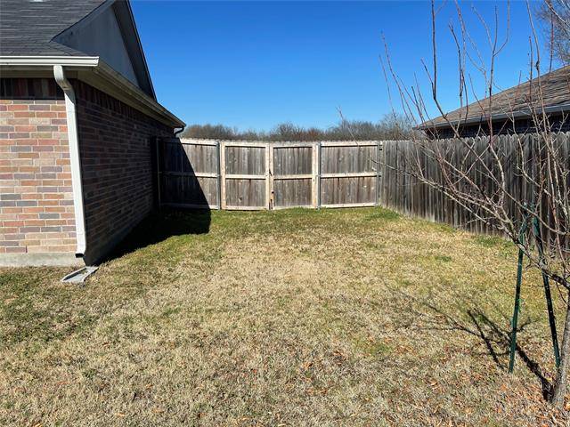 Trinidad, TX 75163,110 Plumthicket Way