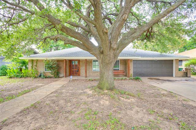 Arlington, TX 76013,2400 W Lavender Lane