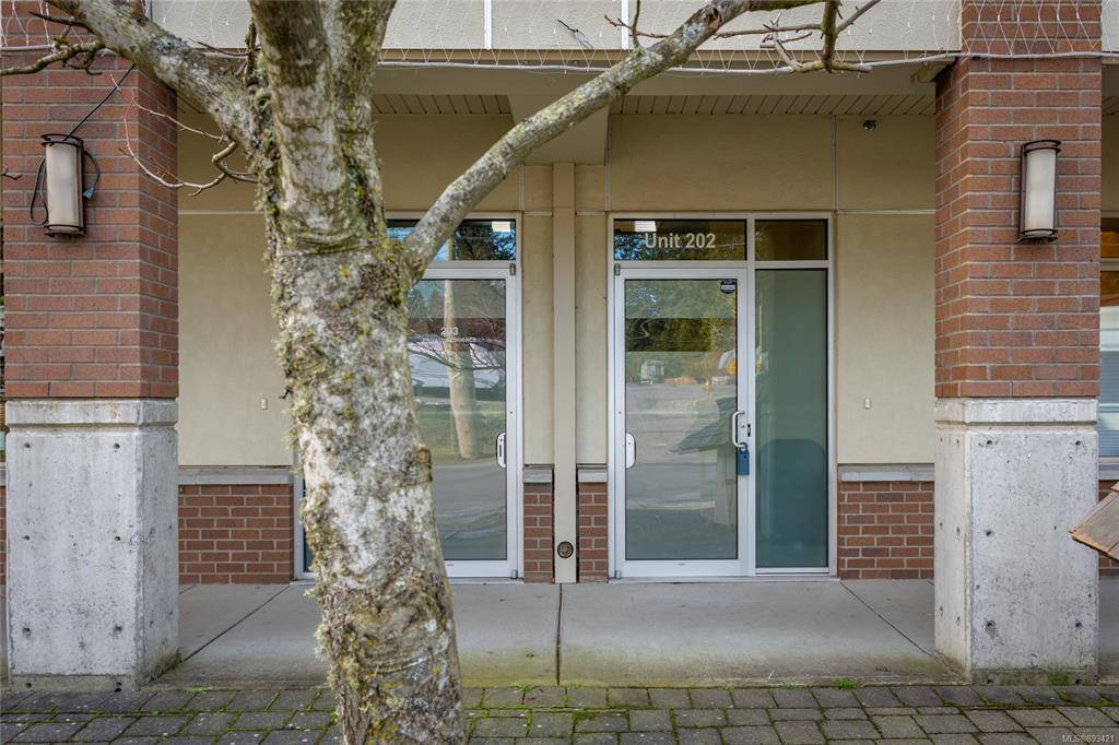 Nanaimo, BC V9T 2L7,6135 Metral Dr #202