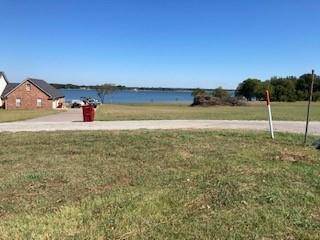 Bonham, TX 75418,2110 Lake Side Drive