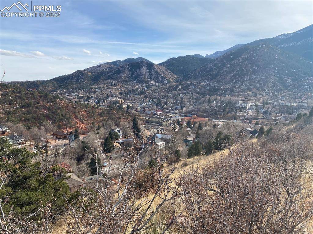 Manitou Springs, CO 80829,TOPEKA AVE