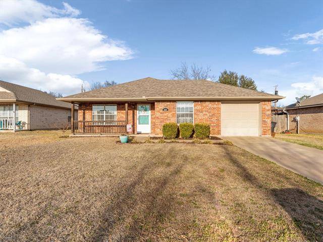 Cleburne, TX 76033,604 Mcanear Street