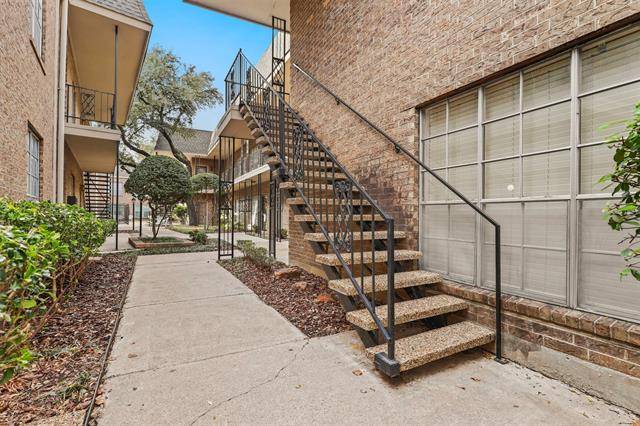 Fort Worth, TX 76109,4438 Harlanwood Drive #214