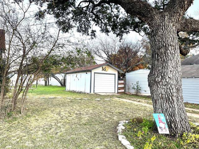 Brady, TX 76825,300 E 4th