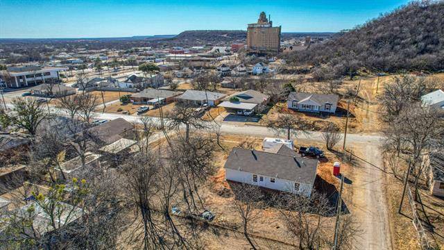 Mineral Wells, TX 76067,209 NE 6th Avenue