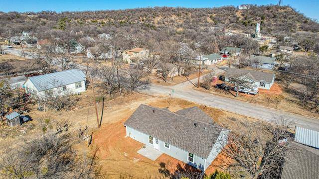 Mineral Wells, TX 76067,209 NE 6th Avenue