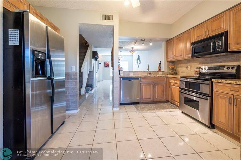 Weston, FL 33326,16675 Hemingway Dr  #16675