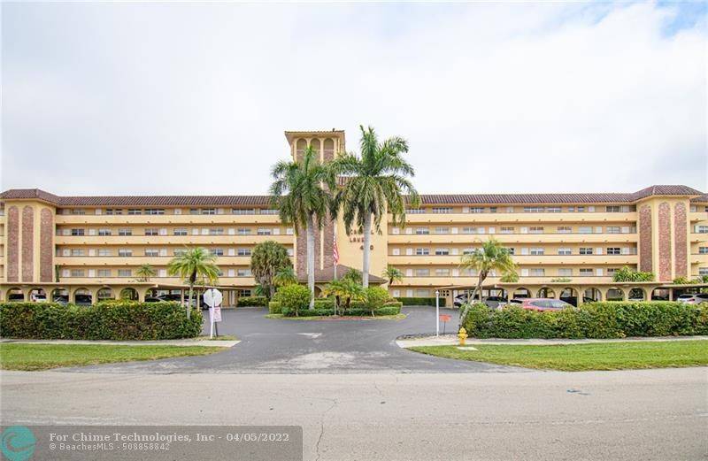 Deerfield Beach, FL 33064,4100 Crystal Lake Dr  #304