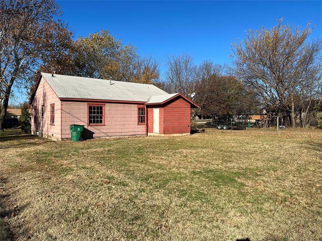 Nocona, TX 76255,407 10th Street