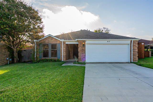 Grand Prairie, TX 75052,917 Country Club Circle