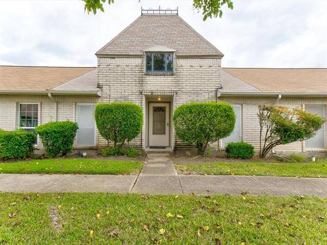 Grand Prairie, TX 75052,7 W Townhouse Lane