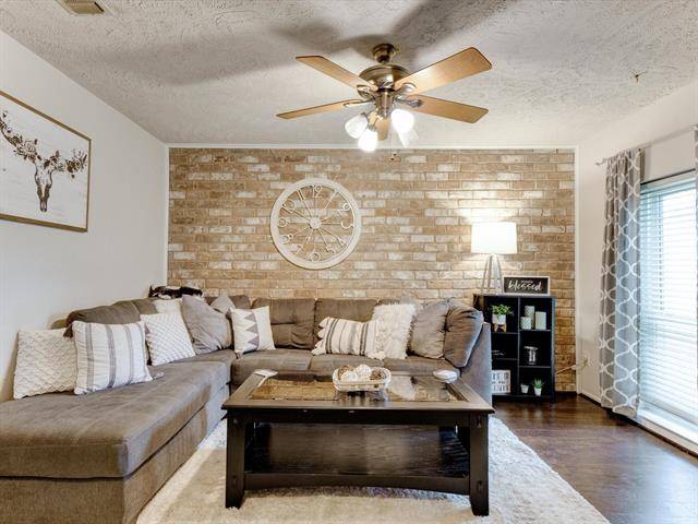 Grand Prairie, TX 75052,7 W Townhouse Lane