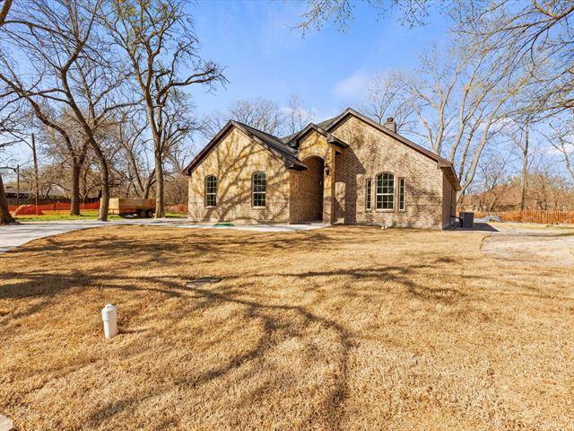 Springtown, TX 76082,305 Jean Court