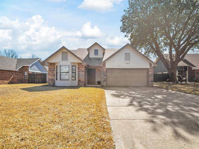 Arlington, TX 76002,416 Red Coat Lane