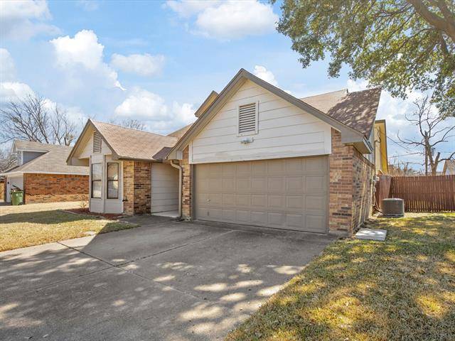 Arlington, TX 76002,416 Red Coat Lane