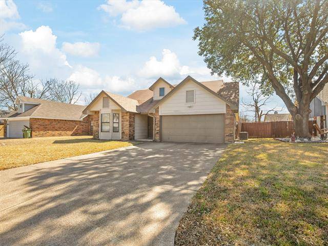 Arlington, TX 76002,416 Red Coat Lane