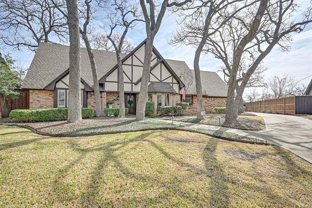 Arlington, TX 76017,5200 Hidden Oaks Court