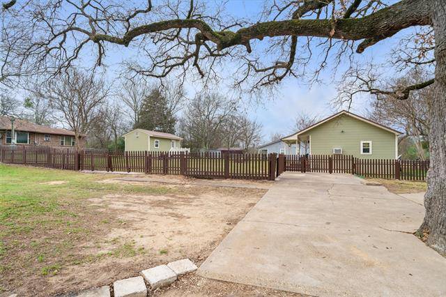 Edgewood, TX 75117,406 S Austin Street