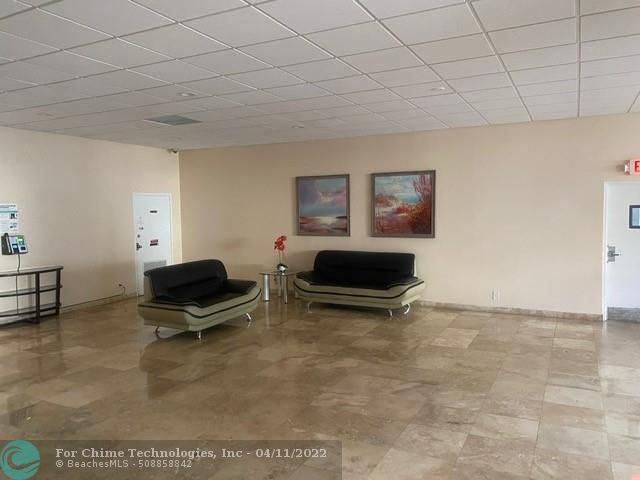 Hallandale Beach, FL 33009,437 Golden Isles Dr  #6i