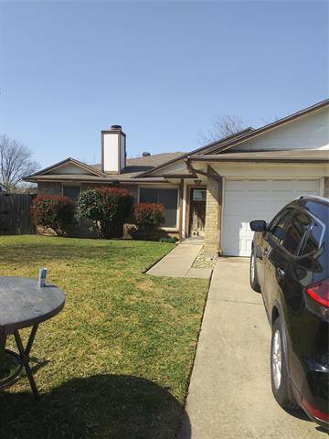 Arlington, TX 76002,409 Rifleman Trail