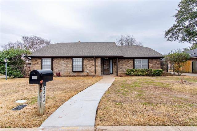 Arlington, TX 76016,4404 Three Oaks Drive