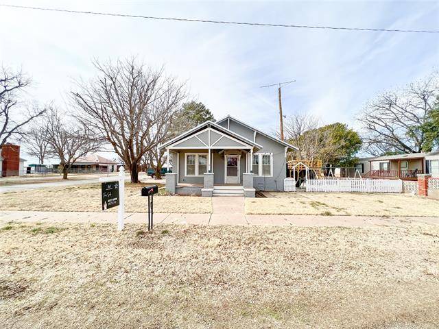 Seymour, TX 76380,110 S Arkansas Street