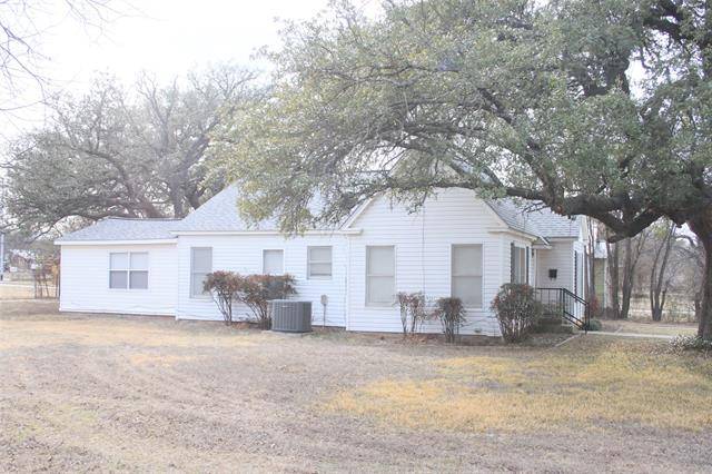 San Saba, TX 76877,1407 W Dry Street