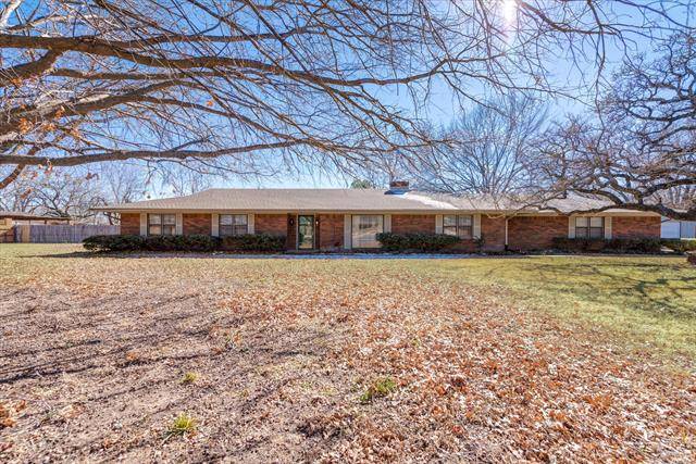 Bowie, TX 76230,901 Pebble Street