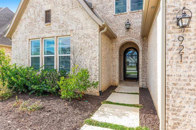 Grapevine, TX 76051,921 Vintners Court