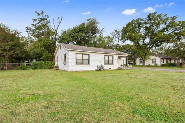 Elm Mott, TX 76640,318 S Charles