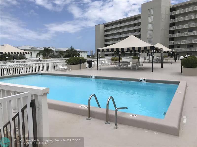 Lake Park, FL 33403,801 Lake Shore Drive  #118