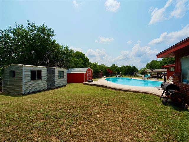 Jacksboro, TX 76458,215 S 10th Street