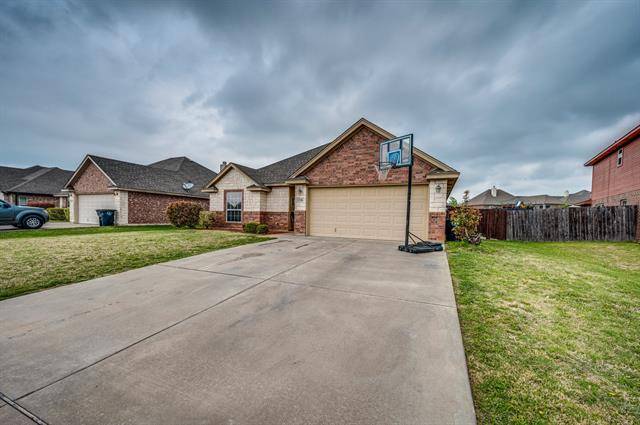 Cleburne, TX 76033,1720 Lakeway Drive