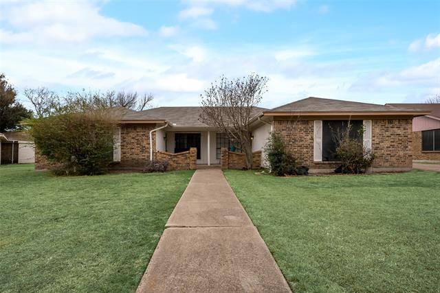 Benbrook, TX 76126,938 Cottonwood Trail