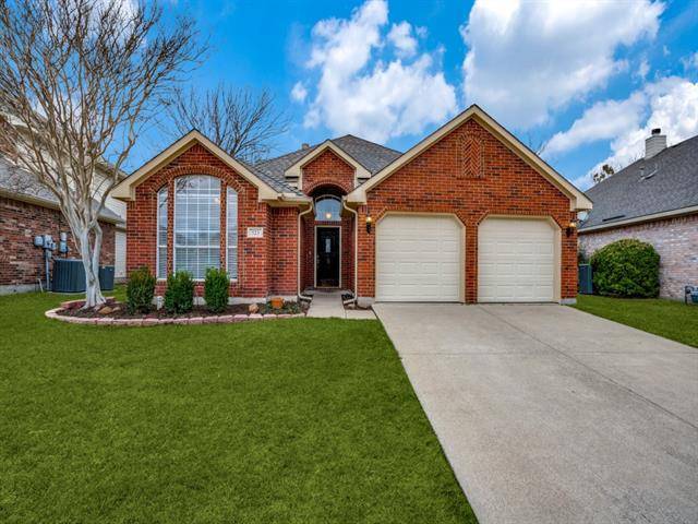 Arlington, TX 76002,523 E Lynn Creek Drive