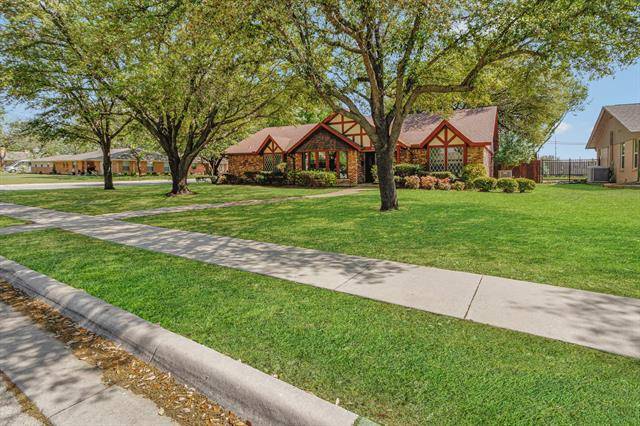 Grapevine, TX 76051,852 E Worth Street