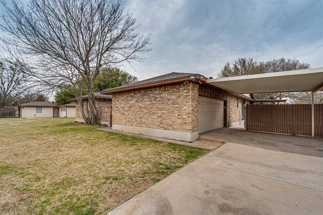 Oak Leaf, TX 75154,116 Locust Drive