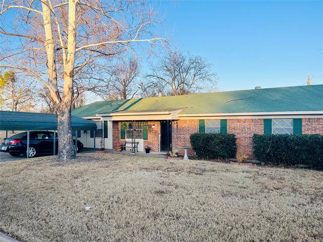 Comanche, TX 76442,304 Shoshone Street