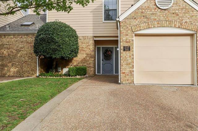 Irving, TX 75063,207 Cimarron Trail #2