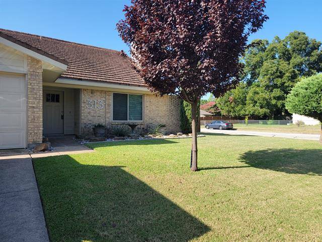 Euless, TX 76039,313 W Ash Lane