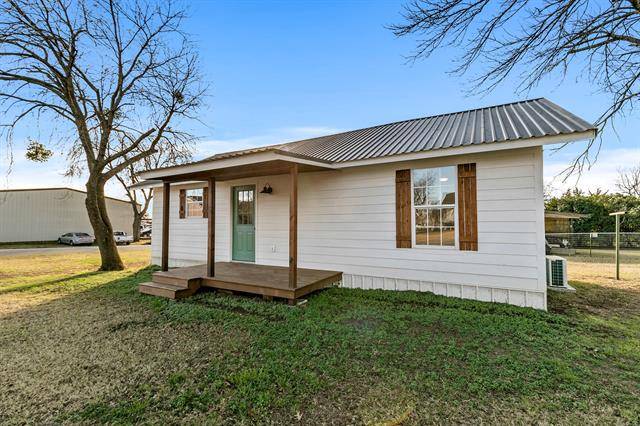 Muenster, TX 76252,323 N Elm Street