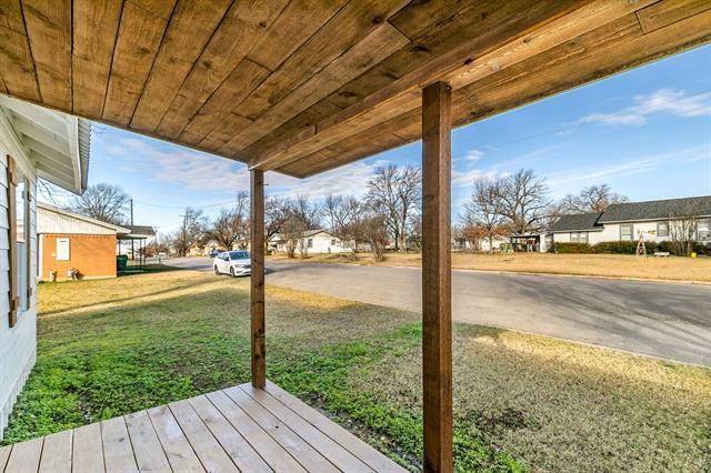 Muenster, TX 76252,323 N Elm Street