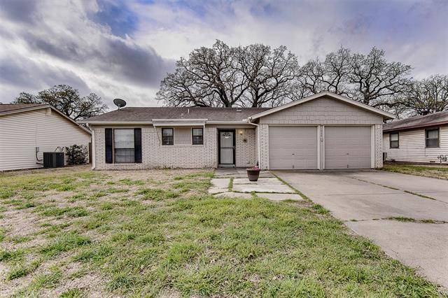 Kennedale, TX 76060,924 Shady Oaks Drive