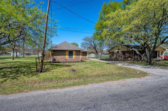 Whitewright, TX 75491,513 S Carter Street