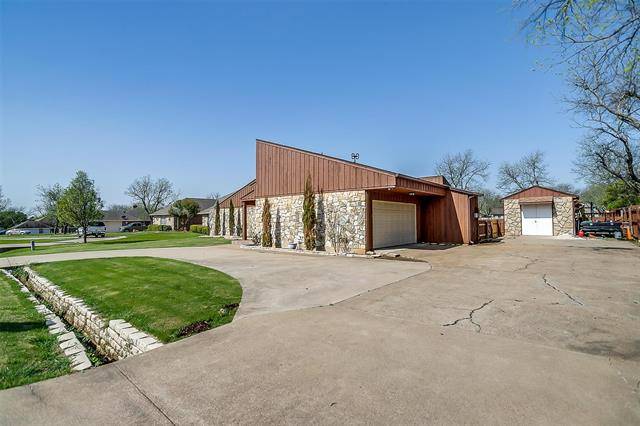 Granbury, TX 76049,9002 Woodlawn Drive