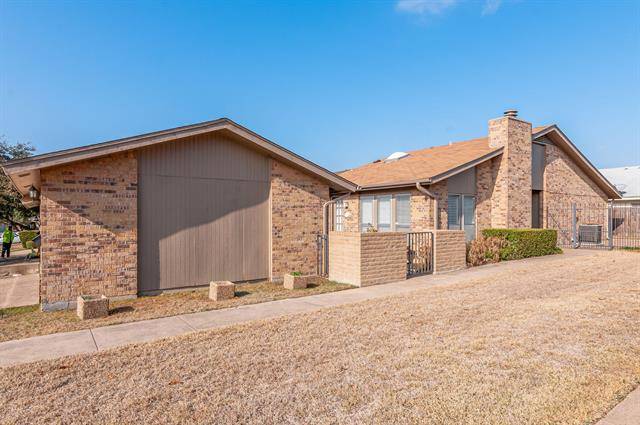 Bedford, TX 76021,927 Shady Creek Lane