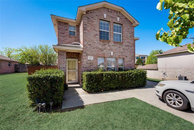 Fort Worth, TX 76106,5517 Venera Court