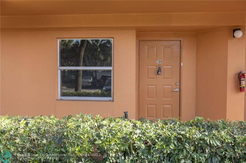 Pembroke Pines, FL 33027,571 SW 142nd Ave  #104 O