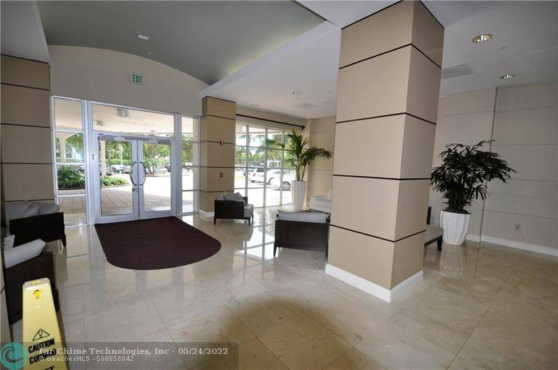 Sunny Isles Beach, FL 33160,19380 Collins Ave  #PH15