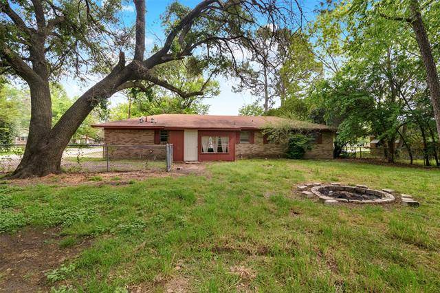 Quinlan, TX 75474,501 N 2nd Street